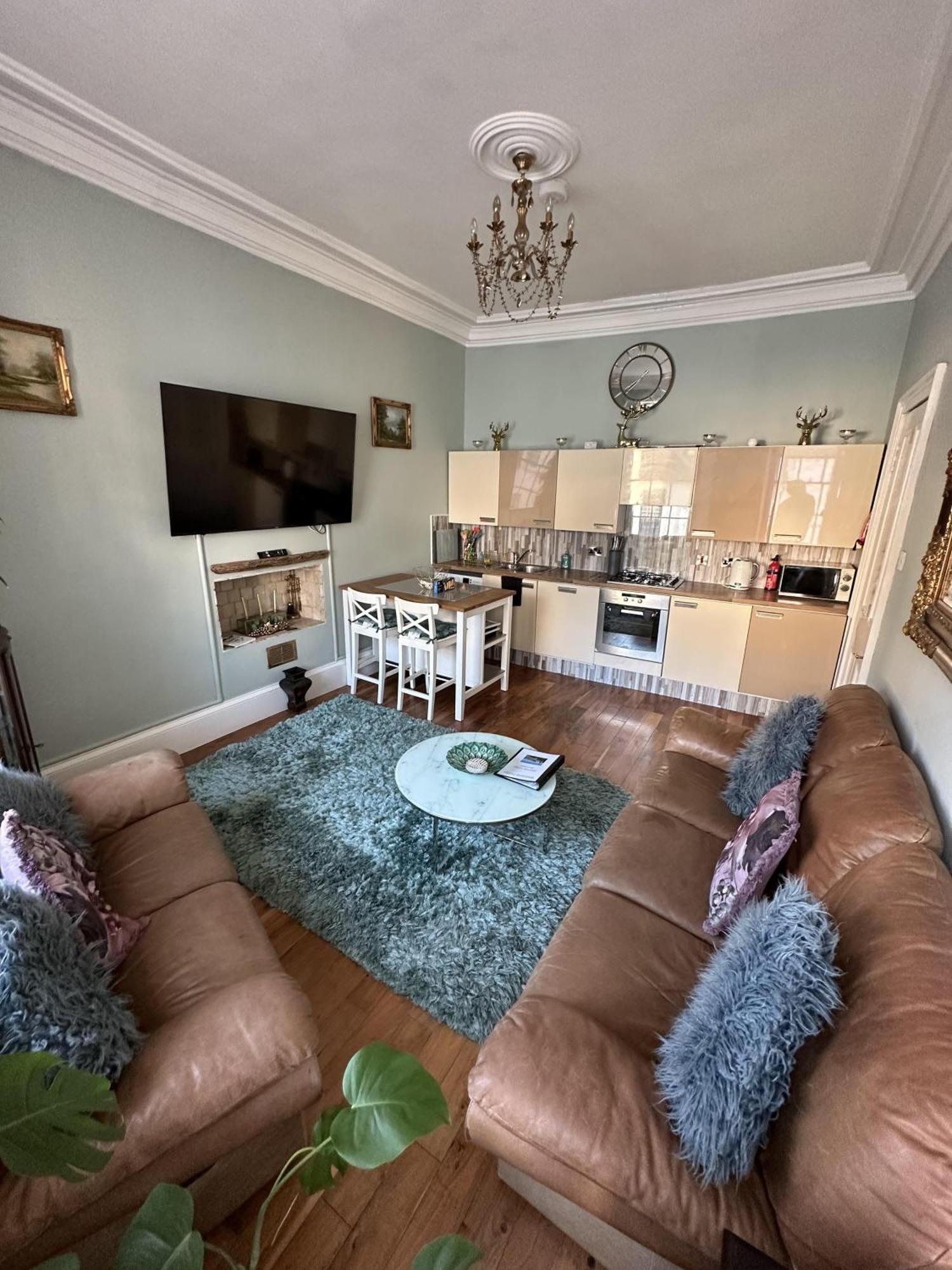 Charming 2-Bedroom Apartment Located In Ayr Eksteriør bilde